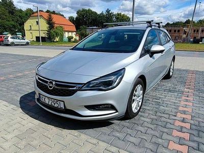 Srebrny Używany 2018 Opel Astra Kombi | 49 900 zł (Drogi)