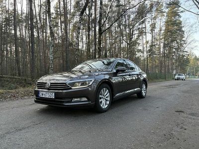 Używany VW Passat 2017 Brązowobeżowy Sedan/Limuzyna