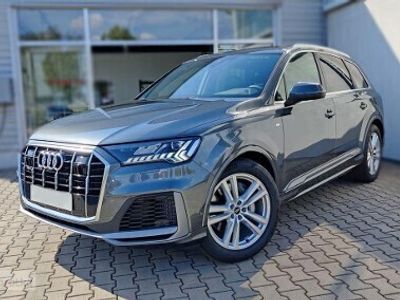 Szary Używany 2022 Audi Q7 Ambiente SUV | 372 944 zł