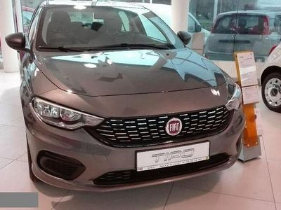 Używany Fiat Tipo 120 KM (88 kW) 2017 Brązowy (metalik) Sedan/Limuzyna