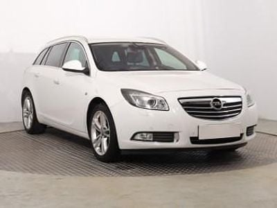 Biały Używany 2013 Opel Insignia Kombi | 25 999 zł (Uczciwa cena)