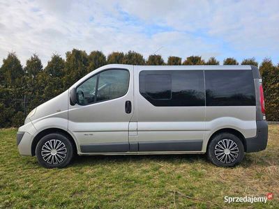 używany Renault Trafic 2.0dci passenger 9 osobowy klimatyzacja