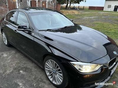 Czarny Używany 2015 BMW 328 Luxury Line Sedan/Limuzyna | 64 900 zł