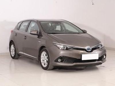 Używany Toyota Auris 136 KM (100 kW) 2017 Szary Hatchback