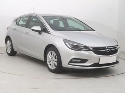 Używany Opel Astra 125 KM (91 kW) 2017 Srebrny Hatchback