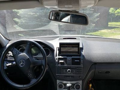 Używany Mercedes 220 Avantgarde 2010 Srebrny