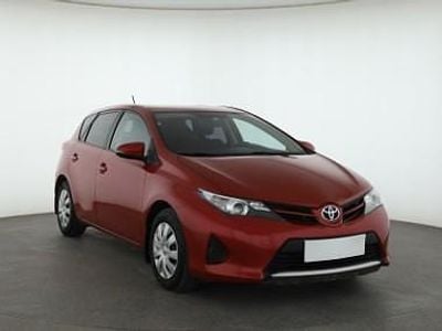 Czerwony Używany 2013 Toyota Auris Hatchback | 24 999 zł (Uczciwa cena)