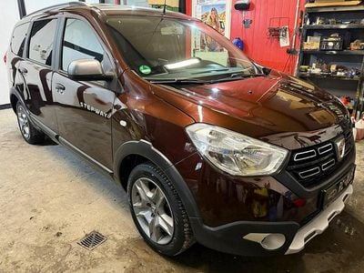 Używany Dacia Lodgy Stepway 102 KM (75 kW) 2017 Brązowobeżowy Minivan