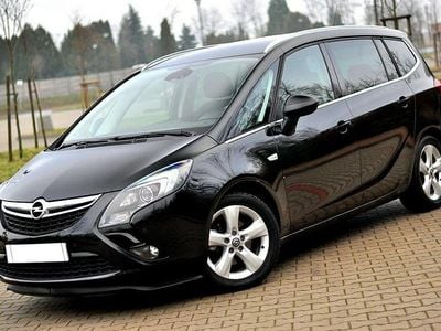 Czarny Używany 2011 Opel Zafira Tourer Minivan | 24 900 zł (Uczciwa cena)