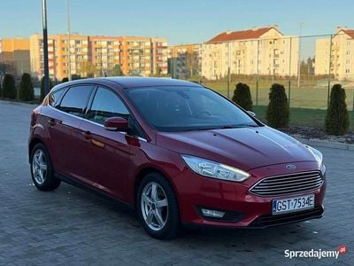 Bordowy Używany 2017 Ford Focus Hatchback | 32 900 zł (Dobra cena)