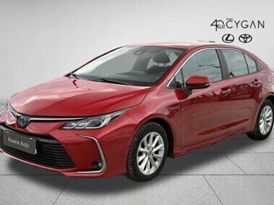 Używany Toyota Corolla Comfort 122 KM (89 kW) 2021 Czerwony Sedan/Limuzyna