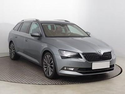 Srebrny Używany 2015 Skoda Superb Kombi | 62 499 zł (Dość drogi)