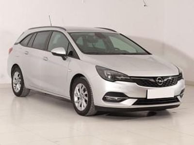 Srebrny Używany 2020 Opel Astra Kombi | 38 999 zł (Dobra cena)