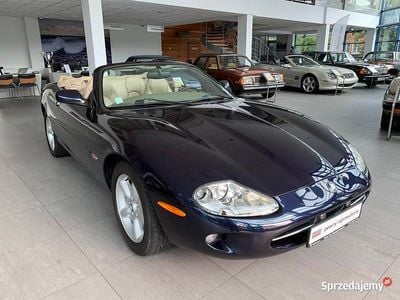 Czarny Używany 1999 Jaguar XK8 Kabriolet | 97 000 zł