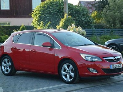 Czerwony Używany 2010 Opel Astra Hatchback | 21 900 zł (Uczciwa cena)