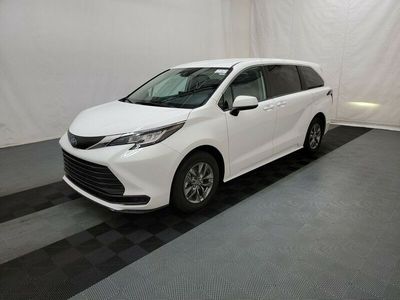 używany Toyota Sienna LE