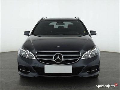 Używany Mercedes E250 2015 Szary Kombi