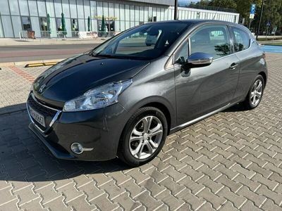 używany Peugeot 208 1.2dm 82KM 2015r. 87 220km