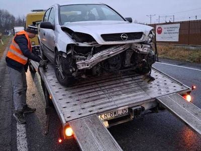 używany Opel Astra g2 na części lub w całości