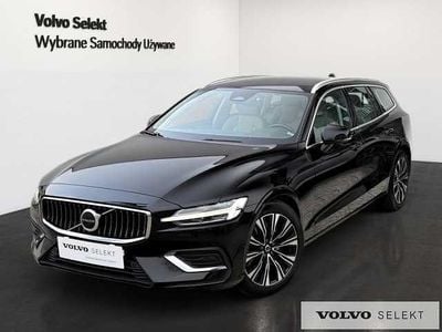 Używany Volvo V60 250 KM (183 kW) 2023 Czarny Kombi