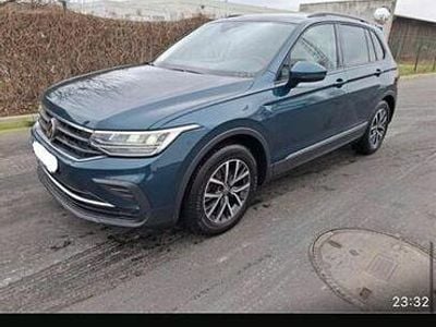 Niebieski Używany 2021 VW Tiguan SUV | 87 700 zł (Uczciwa cena)
