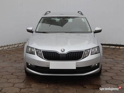 Srebrny Używany 2018 Skoda Octavia Kombi | 46 999 zł (Uczciwa cena)