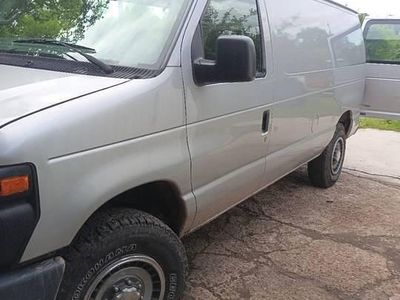 Używany Ford Econoline 2011 Srebrny Minivan