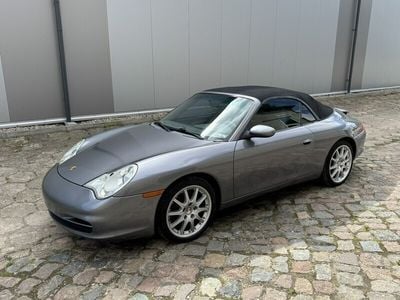 Szary (metalik) Używany 2002 Porsche 911 Kabriolet | 64 900 zł