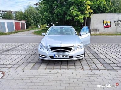 Mercedes E200