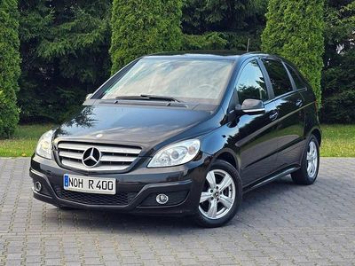 Używany Mercedes B180 116 KM (85 kW) 2010 Czarny (metalik) Minivan