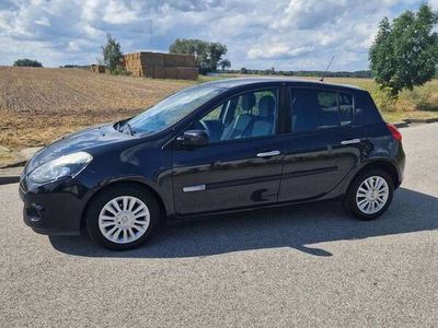 używany Renault Clio 1.2 16V benzyna 75KM 2012r