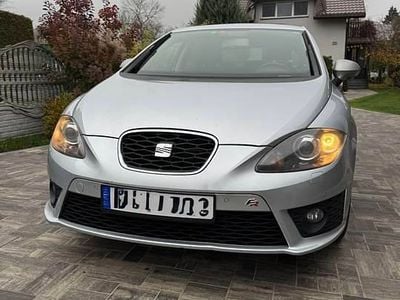 Używany Seat Leon FR 2010 Srebrny Hatchback
