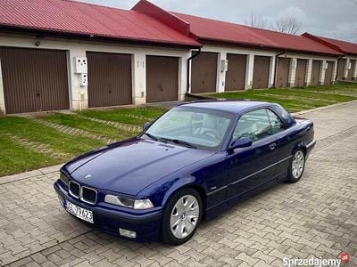Granatowy Używany 1995 BMW 318 Cabriolet Kabriolet | 16 500 zł