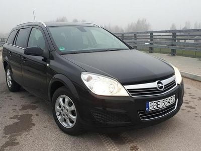Używany Opel Astra 2009 Czarny Kombi