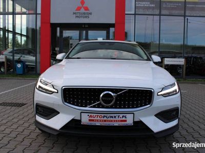 używany Volvo V60 CC V60, 2019r. CrossCountry , 2019r. , 4x4, FVat23%, FullLED, CarP…