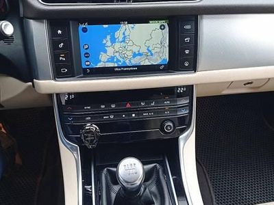 Jaguar XF