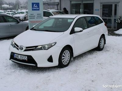Używany Toyota Auris 90 KM (66 kW) 2015 Biały Kombi