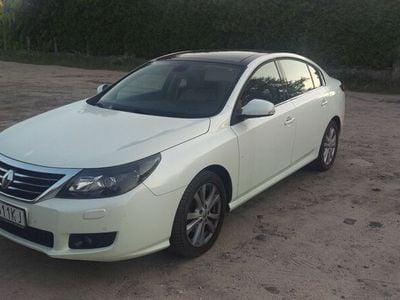 Biały Używany 2012 Renault Latitude Sedan/Limuzyna | 23 500 zł