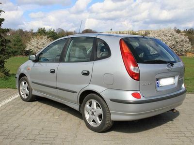 używany Nissan Almera Tino 