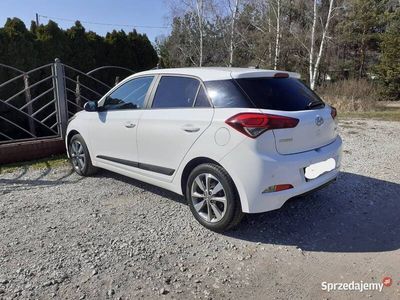 Biały Używany 2016 Hyundai i20 Comfort Hatchback | 42 900 zł (Dość drogi)