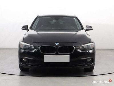 Czarny Używany 2017 BMW 318 Kombi | 38 999 zł (Uczciwa cena)