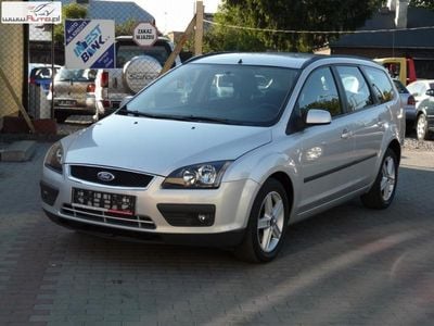 Używany Ford Focus 115 KM (84 kW) 2006 Srebrny Sedan/Limuzyna