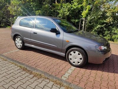 Używany Nissan Almera 2004 Szary Hatchback