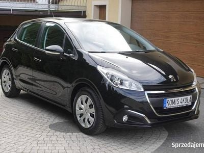 Używany Peugeot 208 82 KM (60 kW) 2016 Czarny Hatchback