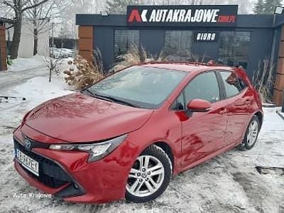 Używany Toyota Corolla 98 KM (72 kW) 2022 Bordowy Hatchback