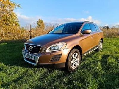 Brązowy Używany 2010 Volvo XC60 SUV | 42 000 zł (Dość drogi)