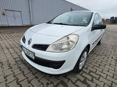 Używany Renault Clio II 68 KM (50 kW) 2008 Biały Hatchback