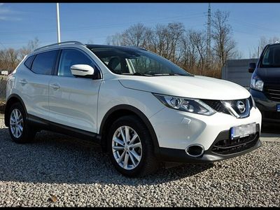 Biały Używany 2015 Nissan Qashqai SUV | 54 900 zł (Dość drogi)
