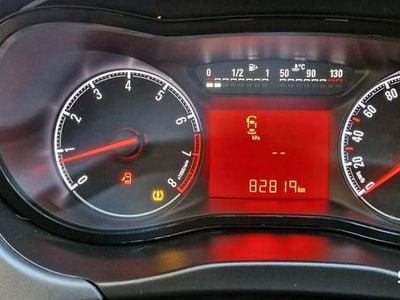 Szary (metalik) Używany 2015 Opel Corsa Hatchback | 36 900 zł (Drogi)