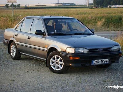 Szary Używany 1989 Toyota Corolla Sedan/Limuzyna | 7900 zł